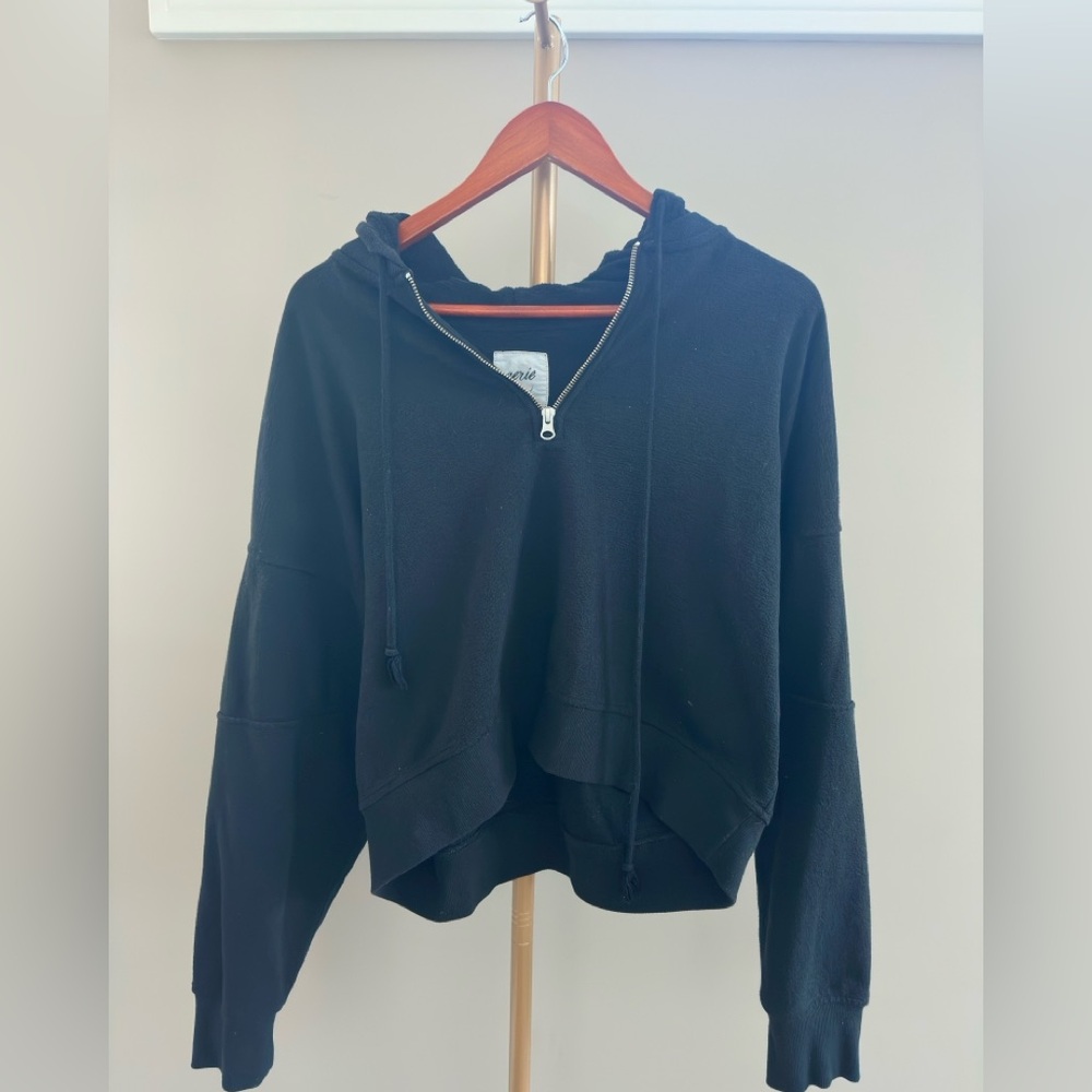 Aerie Lightweight Hoodie Sweatshirt Medium Soft Cozy Casual Everyday Pullover